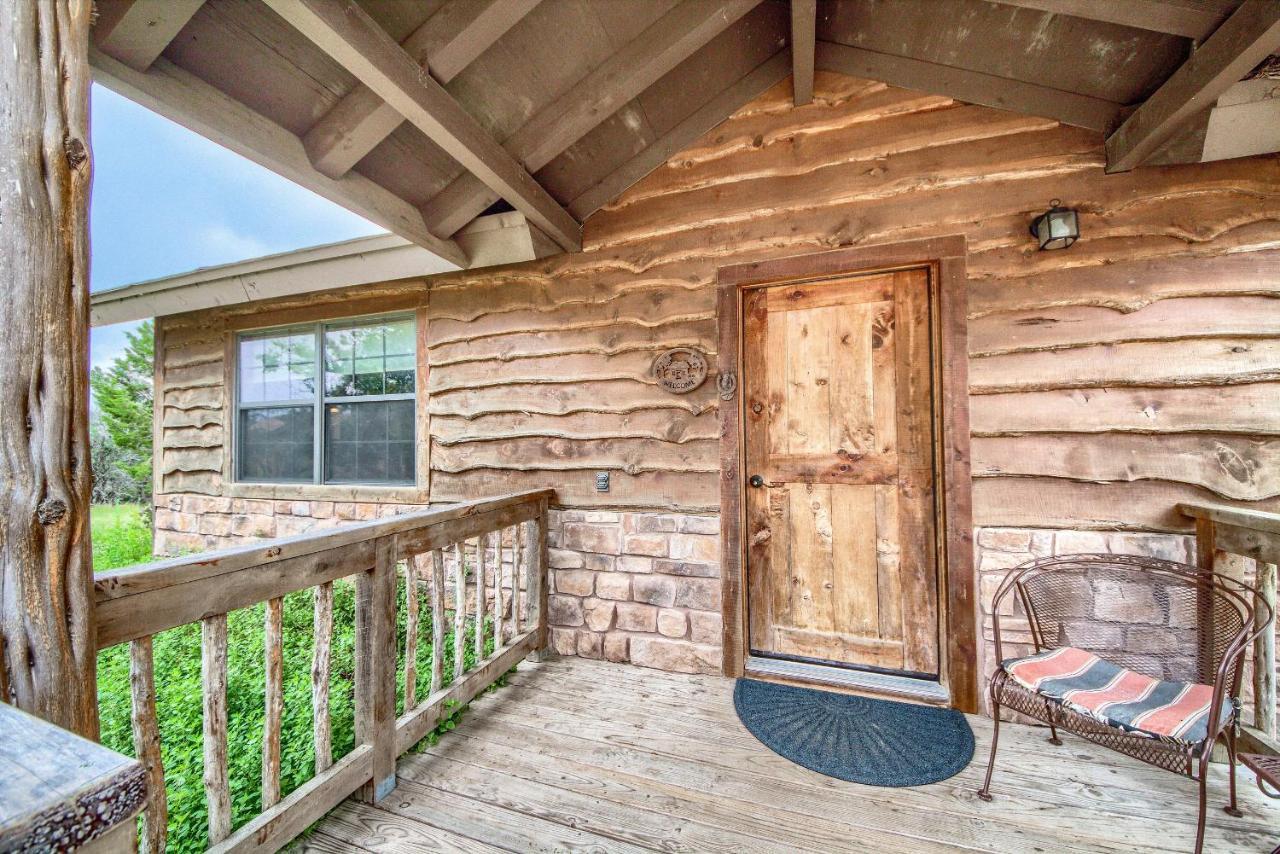 Vila Cedar Bliss Cabin Fredericksburg Exteriér fotografie
